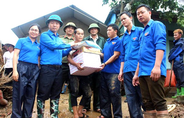 Tuổi trẻ Lai Châu tích cực tham gia khắc phục hậu quả sau mưa lũ