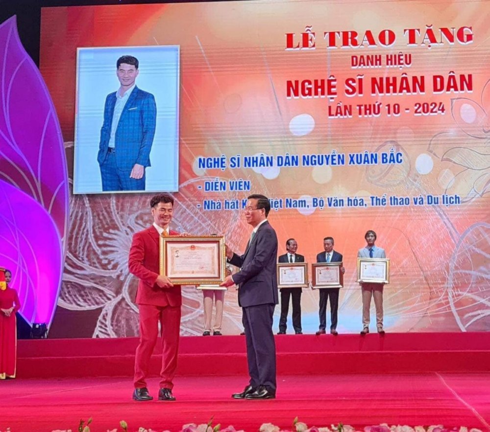 Chủ tịch nước Võ Văn Thưởng trao danh hiệu Nghệ sĩ nhân dân lần thứ 10