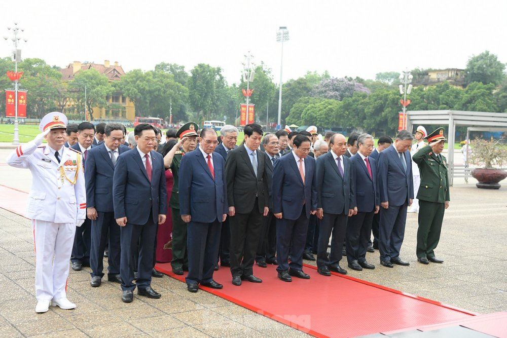 Lãnh đạo Đảng, Nhà nước viếng Chủ tịch Hồ Chí Minh nhân Ngày sinh của Người