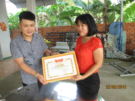 Tây Ninh: Khen thưởng đột xuất cho thanh niên dũng cảm bắt cướp 