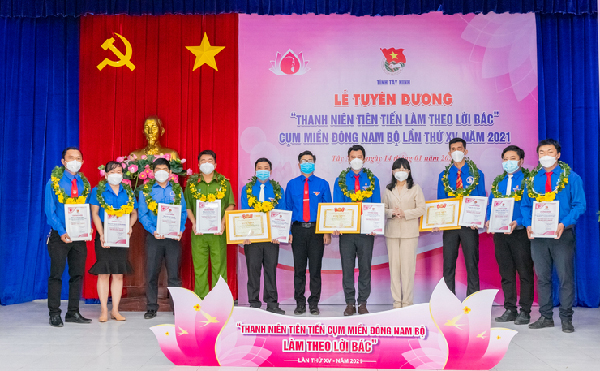 Tỉnh đoàn - Hội LHTN tỉnh Nghệ An tổ chức chương trình 