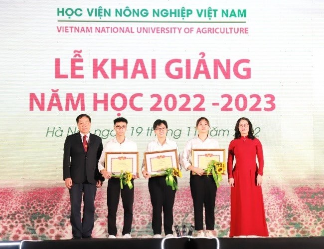  Dương Thị Hồng Linh – Á khoa đầu vào Học viện Nông nghiệp Việt Nam năm học 2022-2023