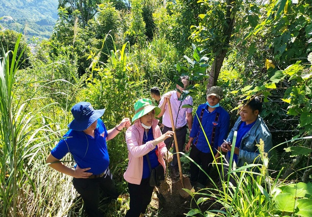 'Cánh chim đầu đàn' của tuổi trẻ vùng biên - Ảnh 1.