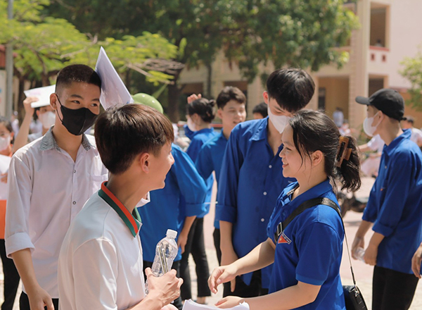 Bắc Giang: Nhiều hoạt động tiếp sức thí sinh trong ngày đầu tiên Kỳ thi tuyển sinh lớp 10 THPT năm học 2023 - 2024