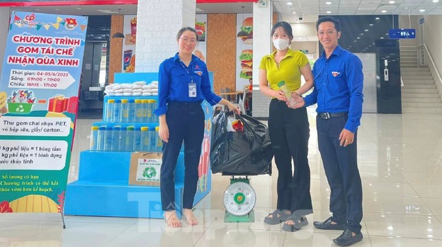 Thu gom tái chế nhận quà xinh