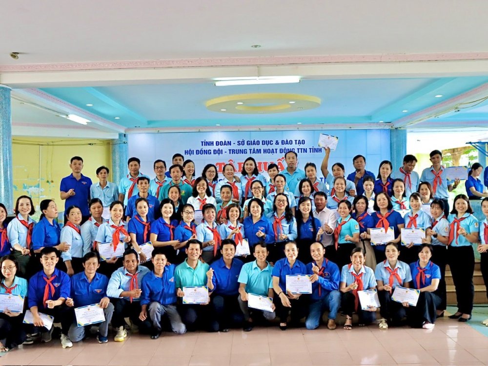 Bế mạc Lớp Tập huấn nghiệp vụ công tác Đội và phong trào thanh thiếu nhi Tỉnh Bình Phước năm học 2023 - 2024.   