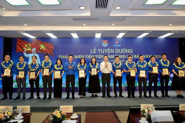 Tập đoàn Dầu khí Quốc gia Việt Nam: Tuyên dương 30 thanh niên tiên tiến làm theo lời Bác