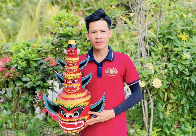 Chàng trai giữ hồn điệu múa Rô-băm của đồng bào Khmer