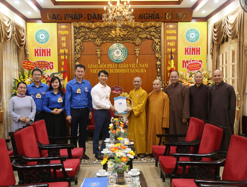 Hội Liên hiệp Thanh niên Việt Nam thăm, chúc mừng Giáo hội Phật giáo Việt Nam nhân dịp Đại lễ Phật đản 2024