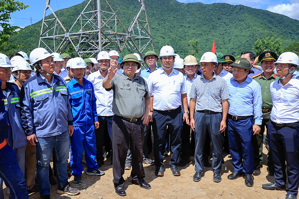 Thủ tướng Phạm Minh Chính kiểm tra tiến độ thi công Dự án đường dây 500kV mạch 3