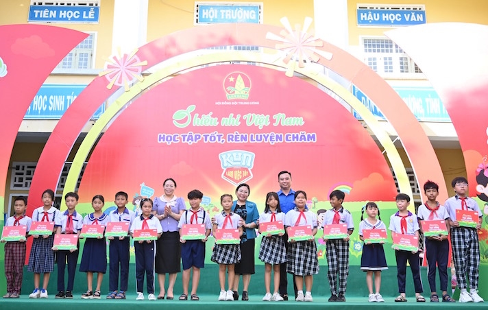 Hơn 1.000 thiếu nhi Sóc Trăng tham gia Ngày hội “Thiếu nhi Việt Nam - Học tập tốt, rèn luyện chăm”