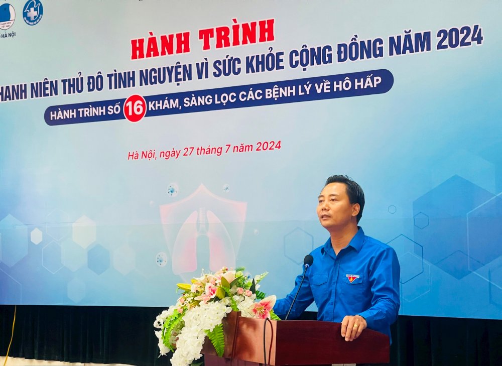 Hà Nội: Khám bệnh, phát thuốc cho 700 đối tượng chính sách, thanh thiếu nhi