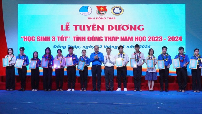 Đồng Tháp tuyên dương 92 học sinh, sinh viên và nhà giáo trẻ tiêu biểu