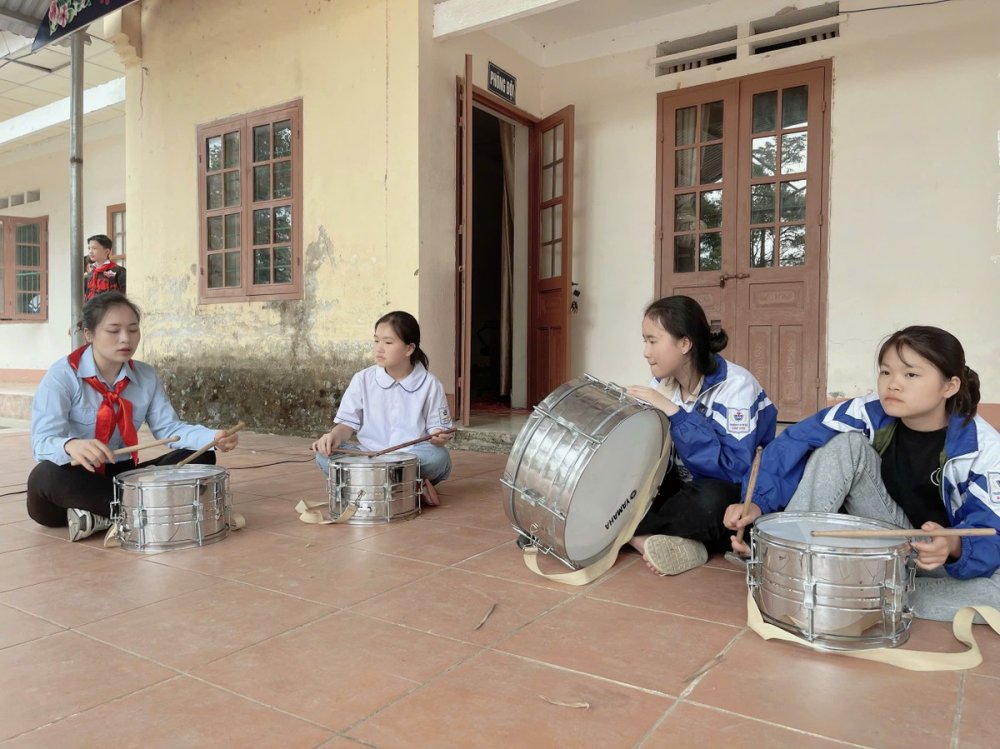 Những bước chân không mỏi trao yêu thương