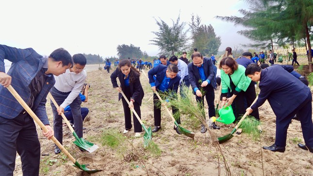 Tuổi trẻ Hải Phòng bền bỉ tuyên truyền, phân loại rác thải tại nguồn