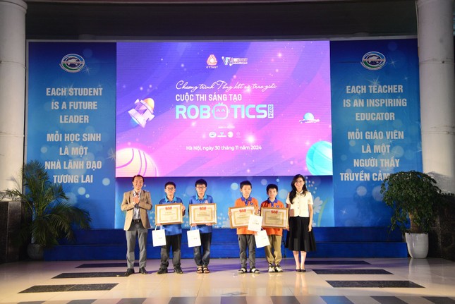 Học sinh lớp 5 giành giải Nhất toàn quốc thi Sáng tạo Robotics 2024