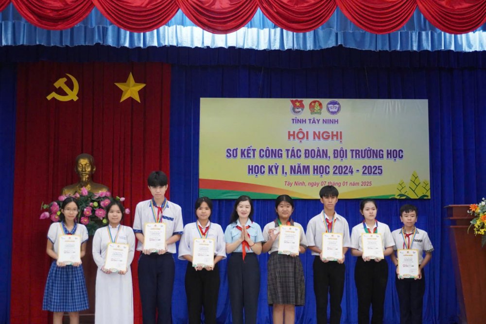 Tây Ninh: Sơ kết công tác Đoàn, Đội và phong trào thanh thiếu nhi trường học, học kỳ I năm học 2024 - 2025