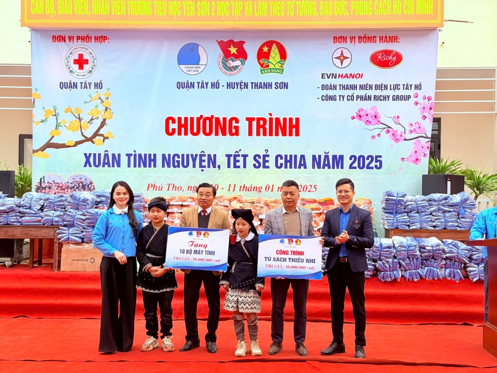 Tuổi trẻ Tây Hồ sẻ chia Tết nhân ái 2025 tại Phú Thọ