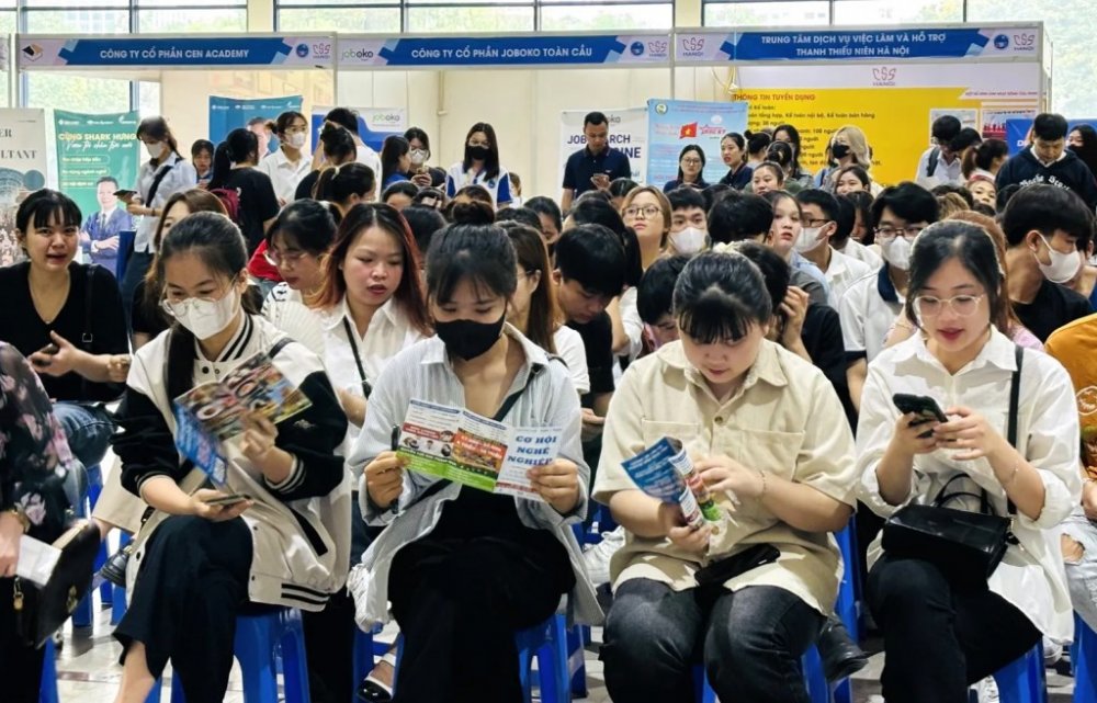 Cơ hội, thách thức và những trăn trở thầm lặng