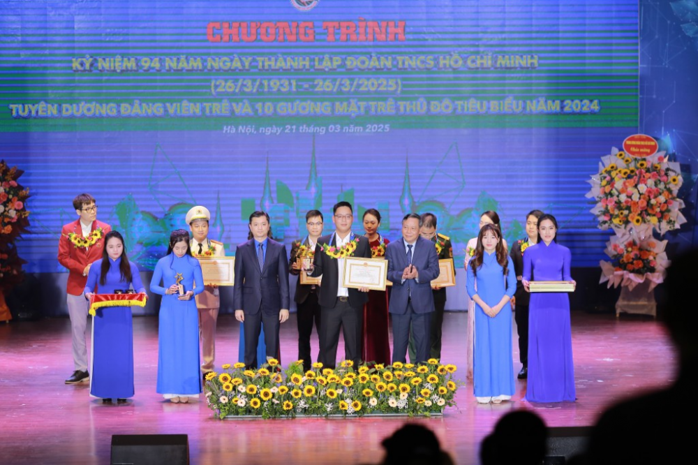Chàng trai “tô màu kí ức”