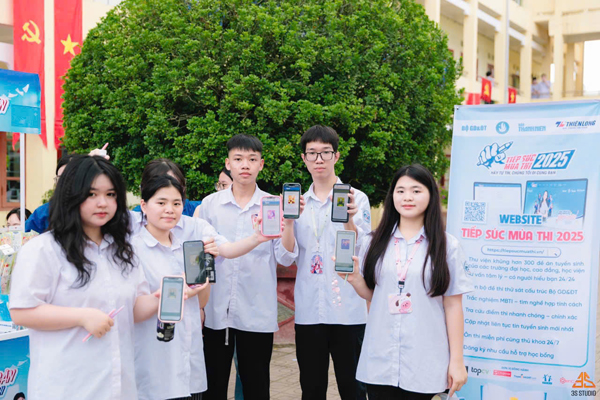 Talkshow “Vững tâm lý – vượt mùa thi” đến với thí sinh tại tỉnh Thái Nguyên