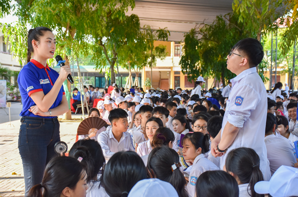 Giúp học sinh Hà Tĩnh vững tâm lý, vượt mùa thi