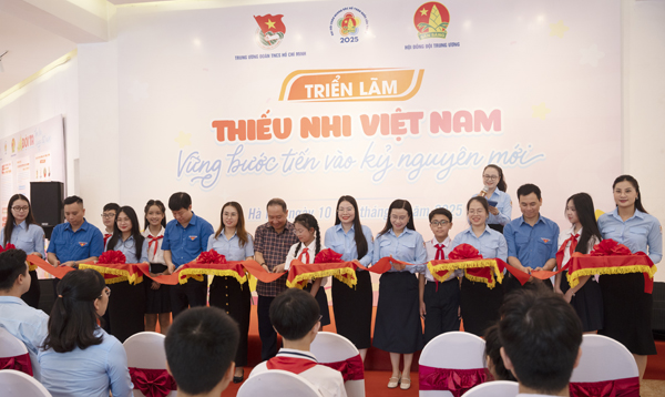 Khai mạc Triển lãm “Thiếu nhi Việt Nam vững bước tiến vào kỷ nguyên mới”