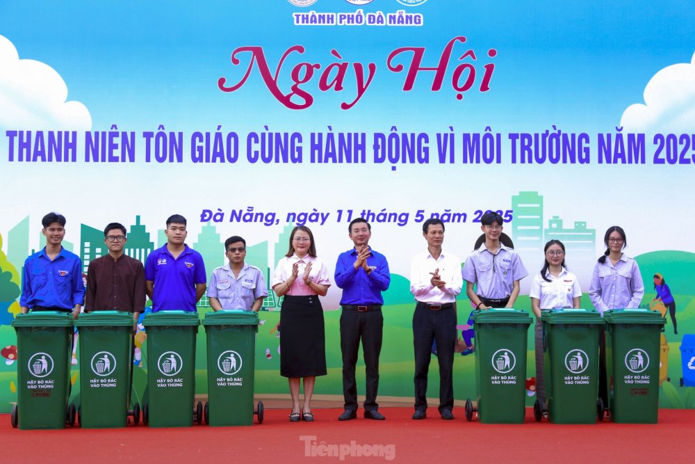 Thanh niên tôn giáo Đà Nẵng cùng hành động vì môi trường
