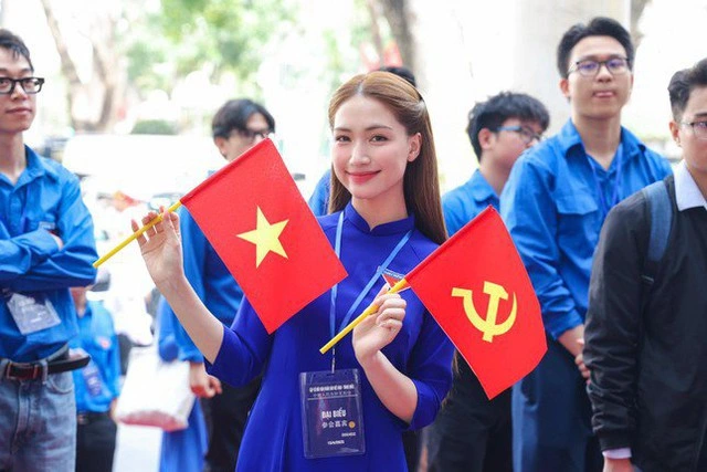 Ca sĩ Hòa Minzy được tuyên dương Thanh niên tiên tiến làm theo lời Bác