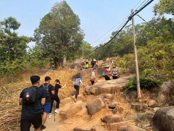 Vì sao bị lạc đường khi leo núi, dù đã đi trước đó 2-3 lần?