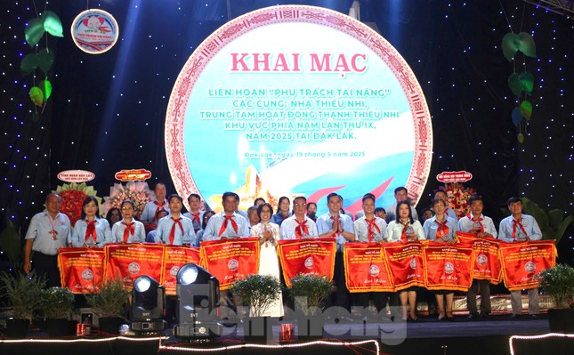 Tuyên dương 55 gương Phụ trách tài năng khu vực phía Nam