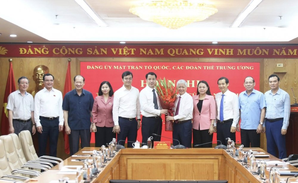 Điều động, phân công Bí thư T.Ư Đoàn Ngô Văn Cương giữ chức Phó Bí thư chuyên trách Đảng ủy MTTQ, các đoàn thể T.Ư