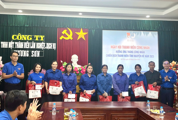 Hà Tĩnh: Nhiều hoạt động ý nghã tại Ngày hội thanh niên công nhân 2025