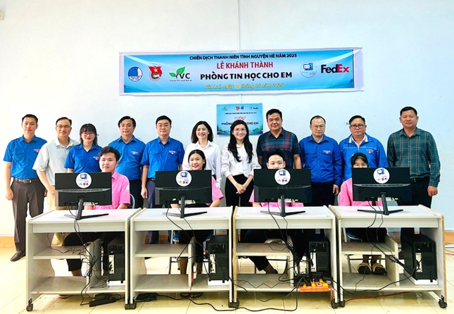 Món quà ý nghĩa cho học sinh Gia Lai