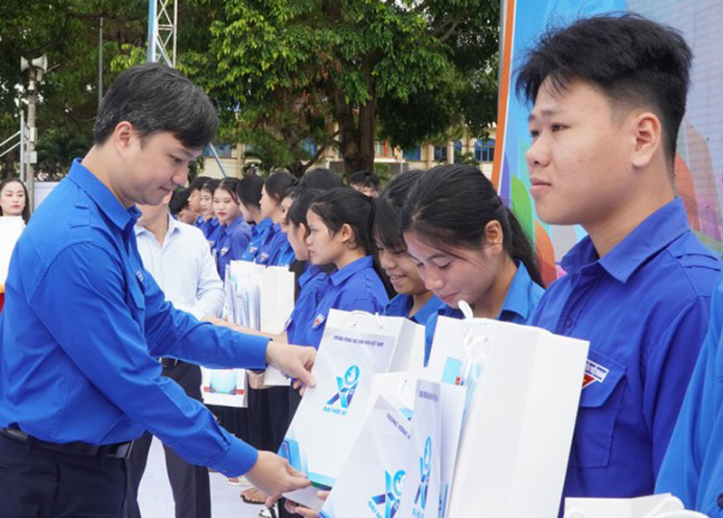 Khởi công nhà cho cựu thanh niên xung phong