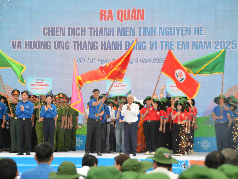Chiến dịch Thanh niên tình nguyện hè 2025: Triển khai tốt phong trào “Bình dân học vụ số”