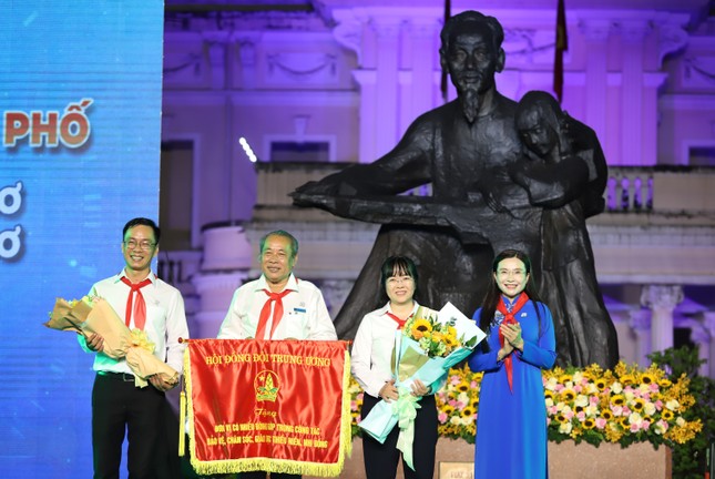 Chủ tịch TPHCM: ‘Đầu tư cho thiếu nhi là đầu tư cho tương lai'
