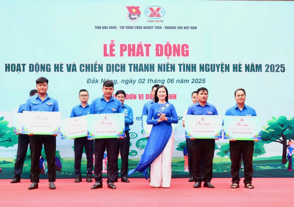 Đắk Nông: Ra quân Chiến dịch Thanh niên tình nguyện hè năm 2025