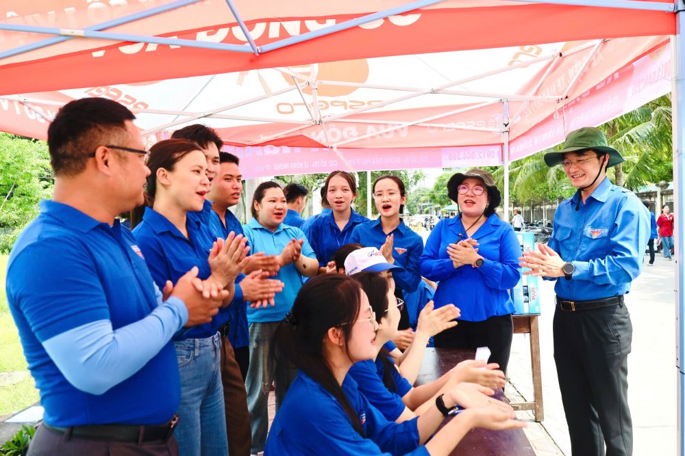 Nghệ An: Hơn 2.100 thanh niên tình nguyện Nghệ An tiếp sức sĩ tử vào lớp 10