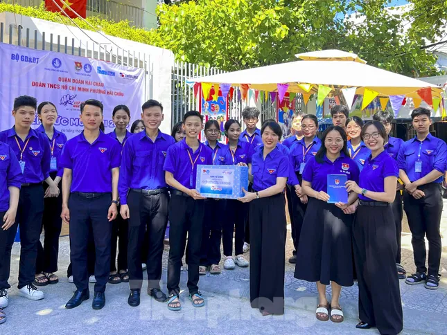 Hàng ngàn tình nguyện viên Đà Nẵng, Hà Tĩnh tiếp sức hỗ trợ thí sinh