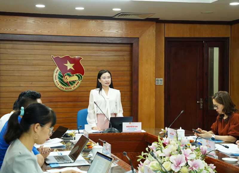 Xét chọn Giải thưởng Cánh én hồng 2025