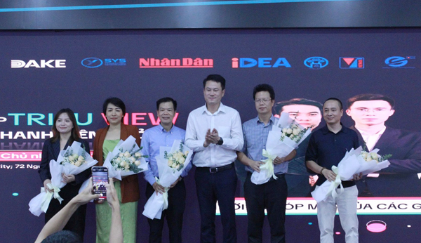 Gần 8.000 bạn trẻ tham gia tập huấn “Khởi nghiệp triệu view”