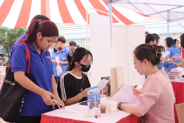 Giải mã xu hướng 'nghỉ hưu non' của giới trẻ