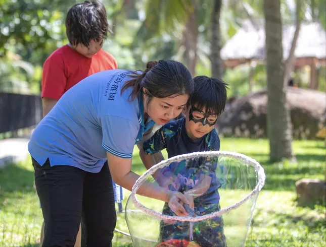 Hoa mắt giữa 'ma trận' trại hè