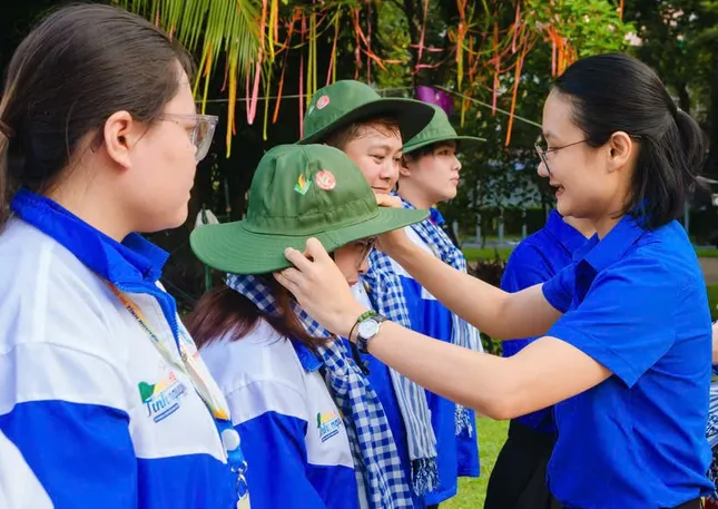 Tuổi trẻ TPHCM mang nhiều công trình ý nghĩa đến huyện đảo Phú Quý