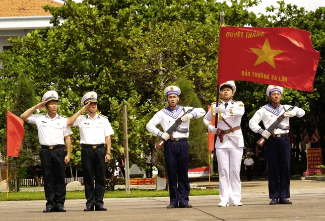 Kể chuyện Trường Sa qua ống kính