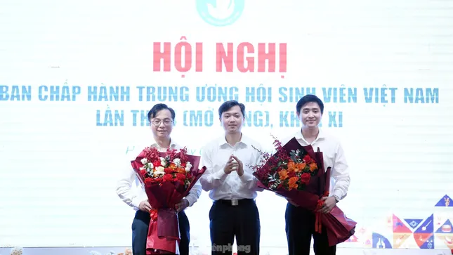Ra mắt Phó Chủ tịch Trung ương Hội Sinh viên Việt Nam khóa XI