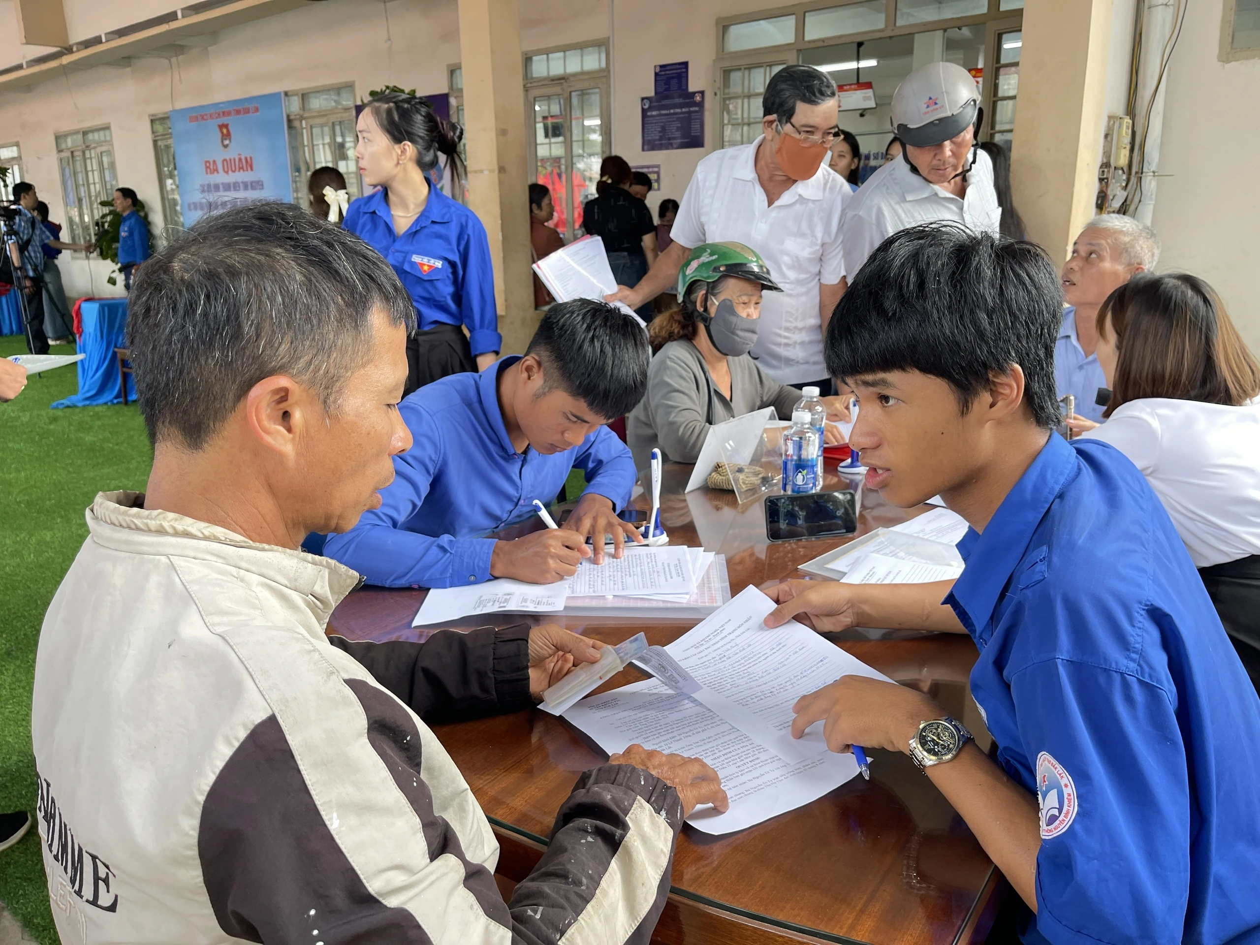 Đoàn thanh niên chung tay góp sức cho công cuộc sáp nhập: Tận tâm phục vụ, hướng đến sự hài lòng của người dân