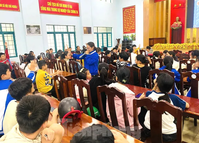 Đoàn thanh niên rèn kỹ năng sống, tiếng Anh miễn phí cho thiếu nhi