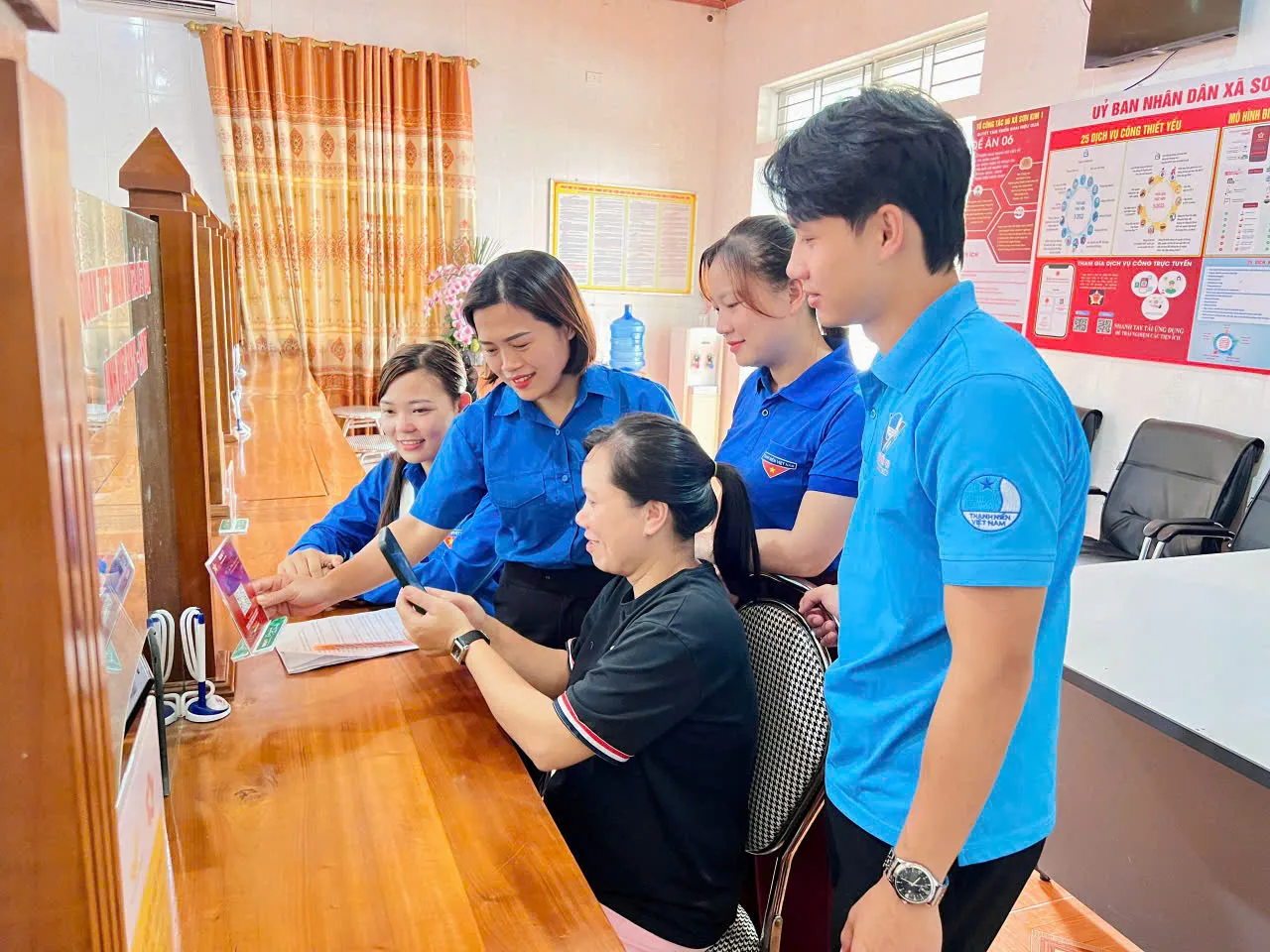 Những trợ lý số của người dân vùng biên